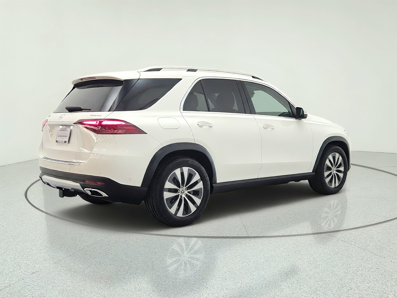 Certified Used 2025 Polar White Mercedes-Benz GLE 350 4MATIC® SUV image 5