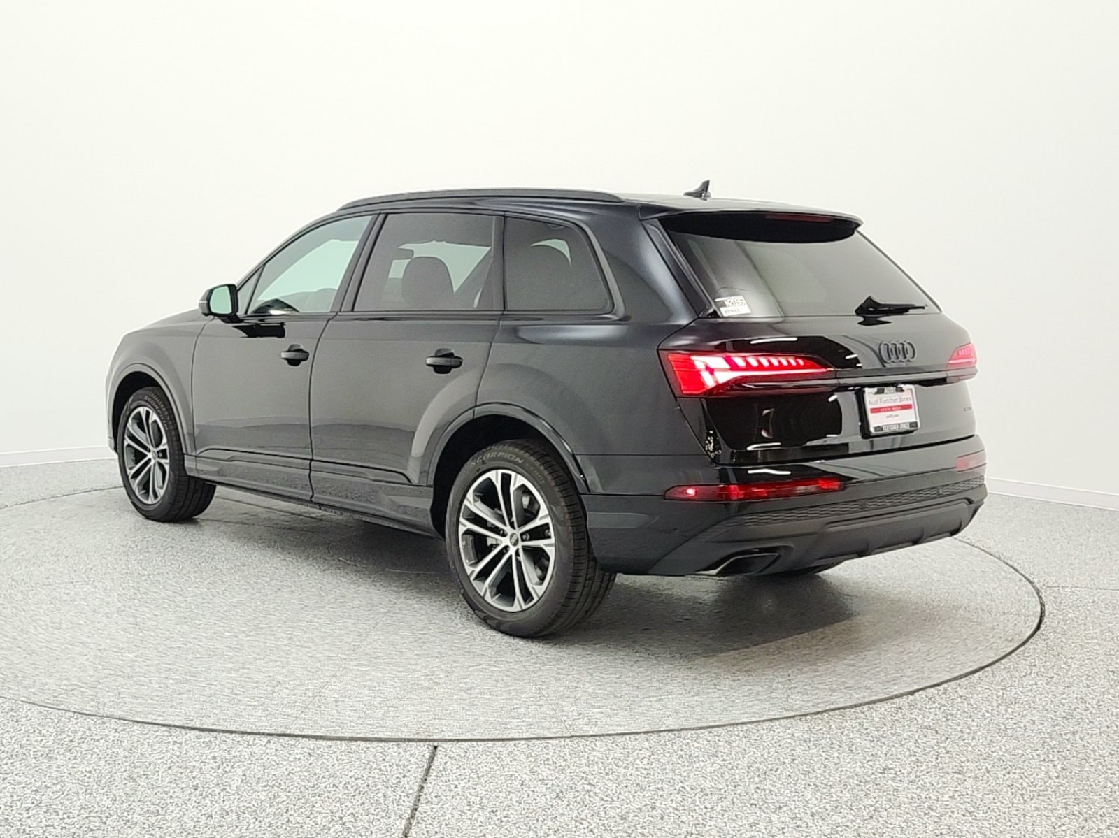 View vehicle photo 7