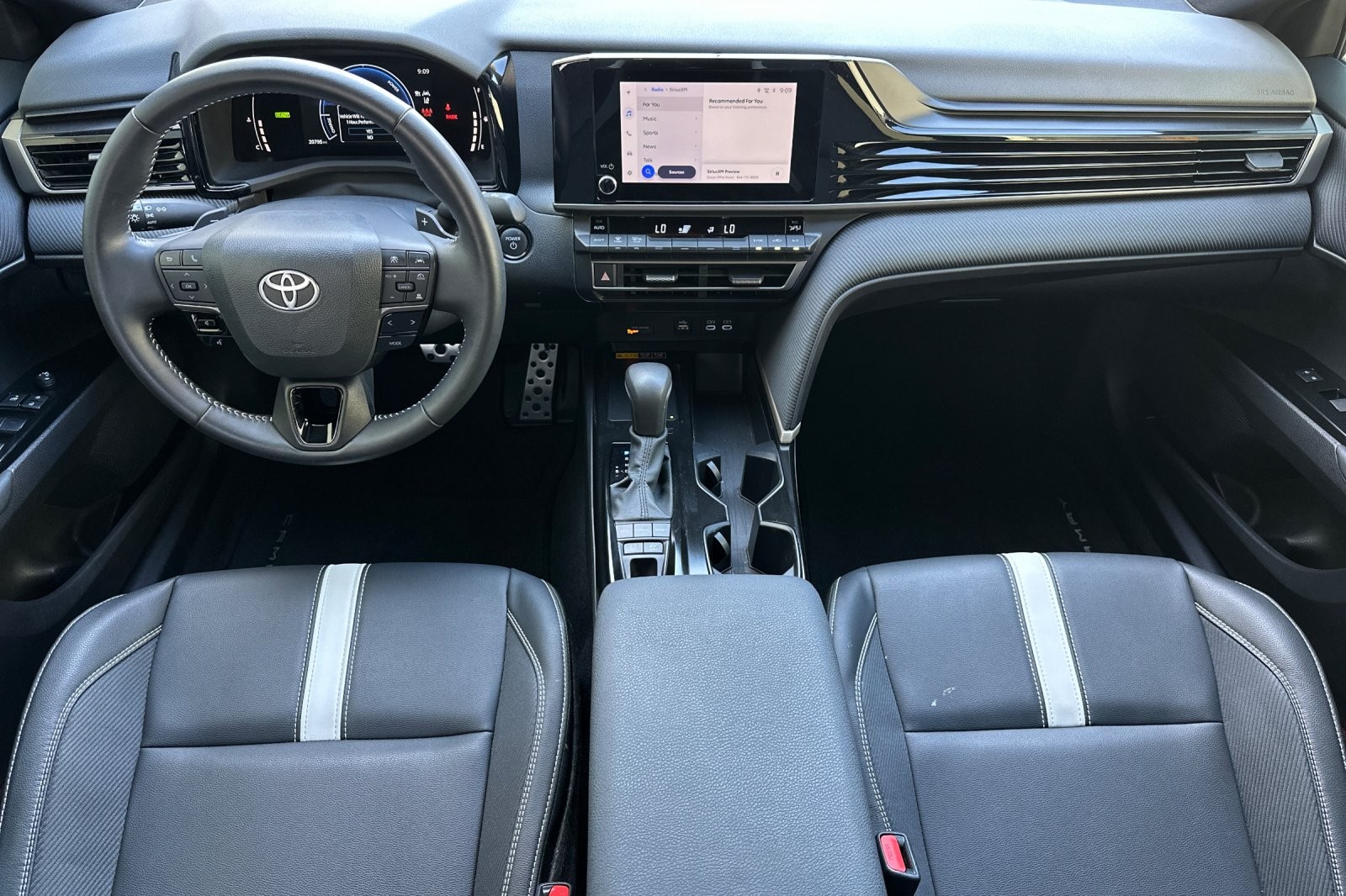 Used 2025 GRAY Toyota LE image 12