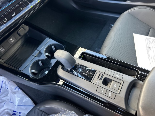 ToyotaPrius Plug-In Hybrid28