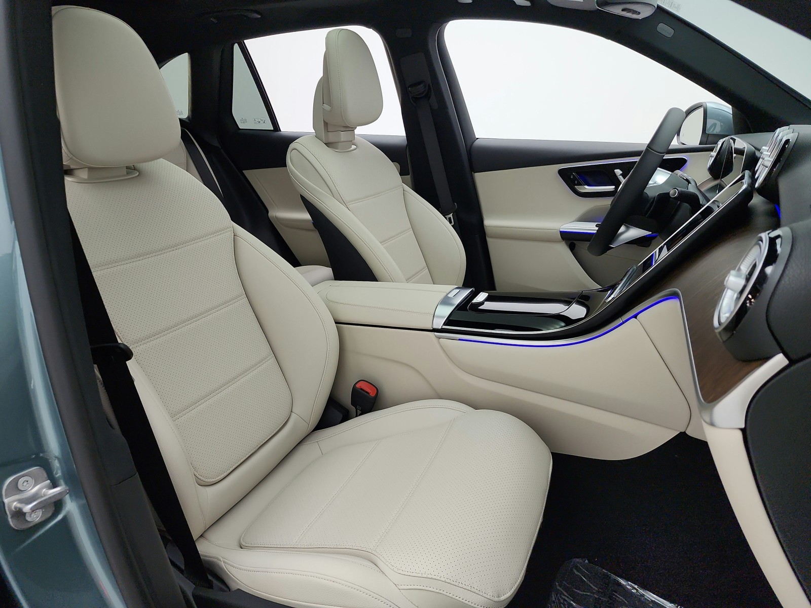 New 2027 Verde Silver Metallic Mercedes-Benz GLC 300 SUV image 14