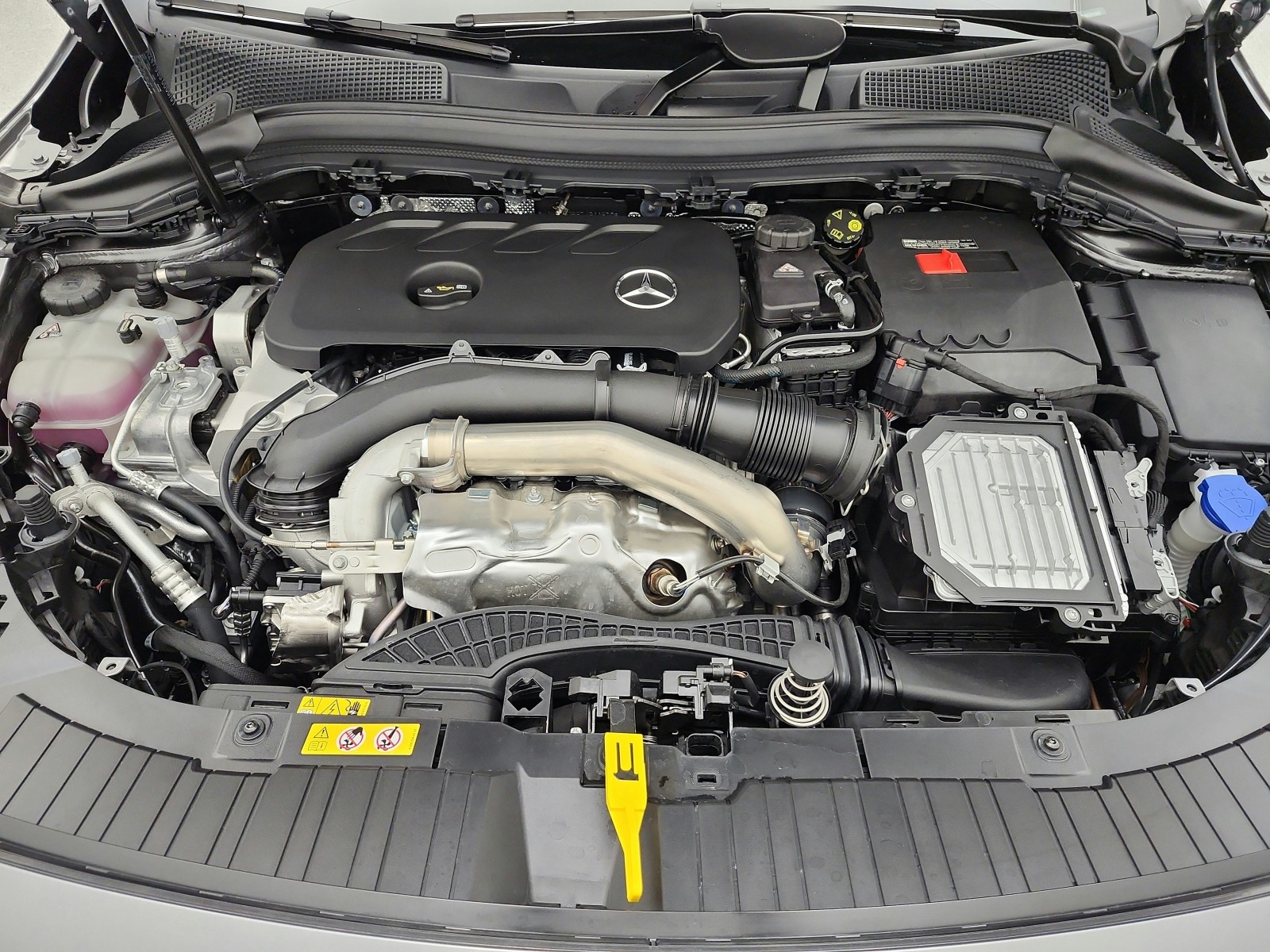 New 2026 Mountain Grey Metallic Mercedes-Benz GLA 250 SUV image 12