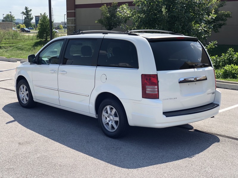 2010 Chrysler Town & Country Touring in CHESTERFIELD, Missouri
