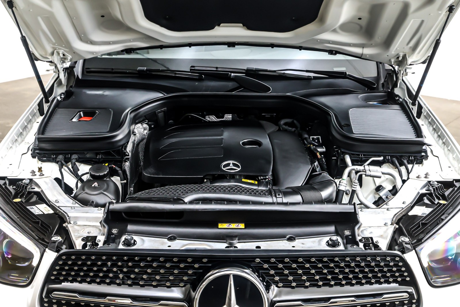 Used 2022 Polar White Mercedes-Benz GLC 300 4MATIC® Coupe image 12