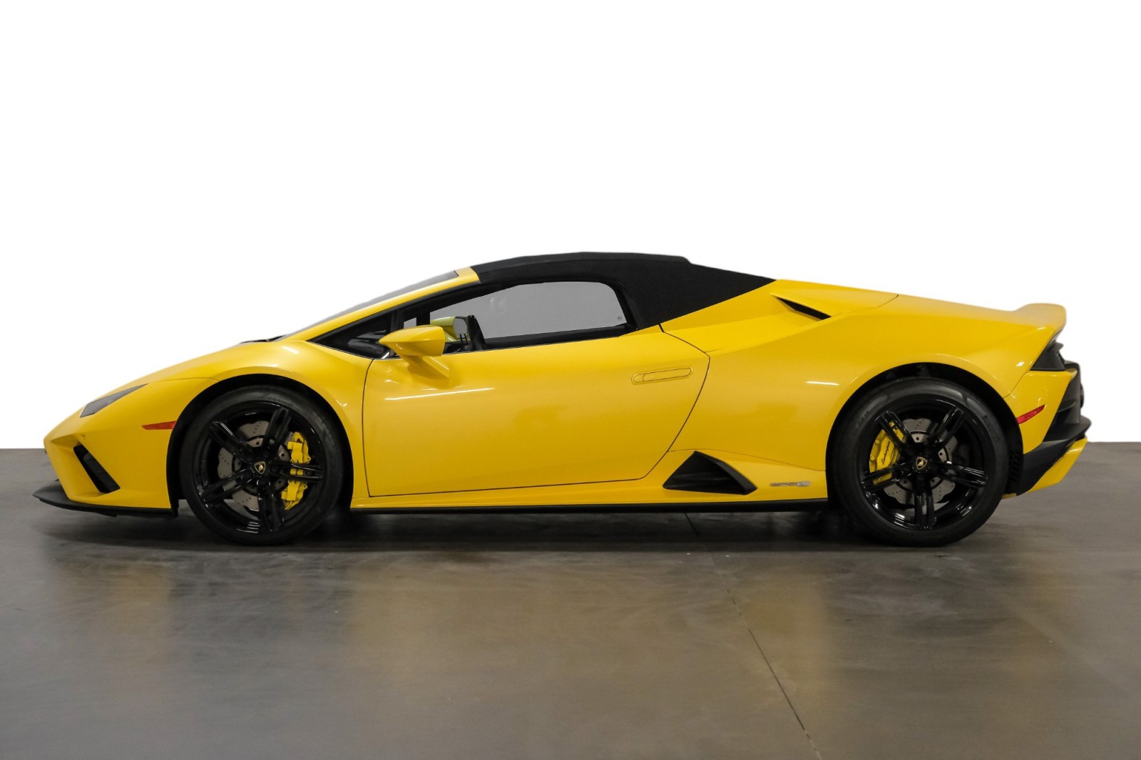 2021 Lamborghini Huracan EVO Spyder SportSeats 19Alloys BiColorLeatherPkg 9