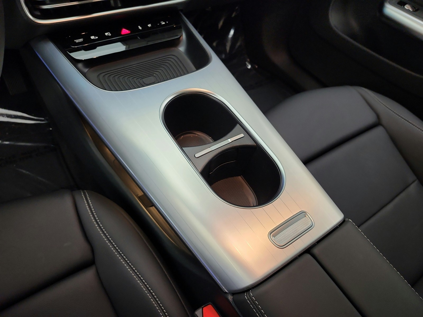 New 2027 Polar White Mercedes-Benz CLA 220 Hybrid FWD image 10
