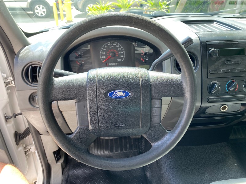 2005 Ford F-150 PU STX LOW MILES 18,931 in , 