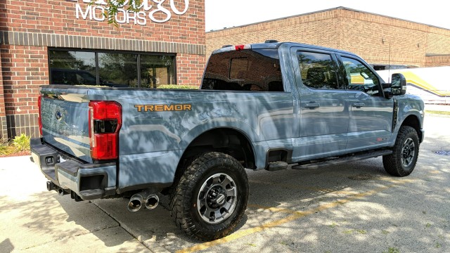 2023 Ford Super Duty F-250 SRW LARIAT 8