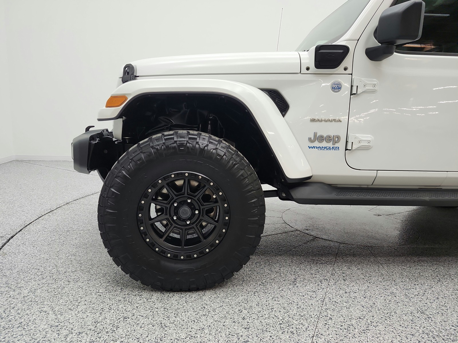 Used 2021 Bright White Clearcoat Jeep Unlimited Sahara 4x4 image 21