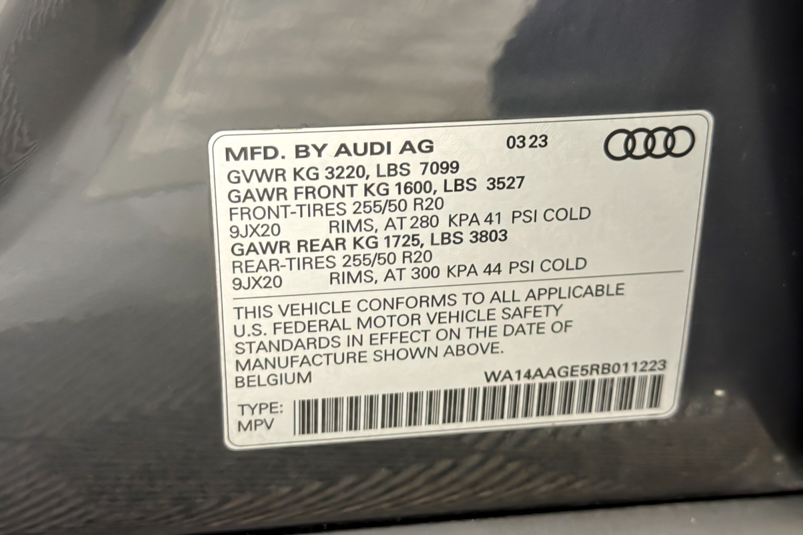 Used 2024 Manhattan Gray Metallic Audi Premium quattro image 27