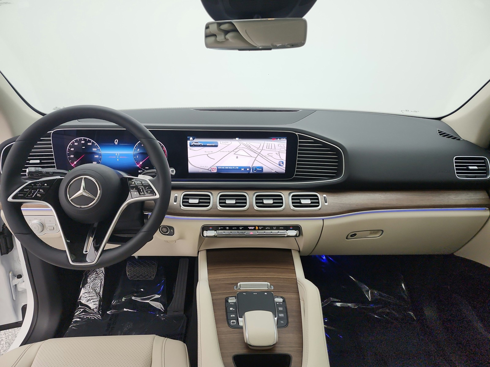 New 2026 MANUFAKTUR Moonlight White Metallic Mercedes-Benz GLE 450 image 10