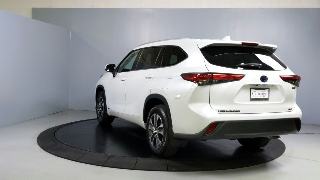 2022 Toyota Highlander Hybrid XLE 5