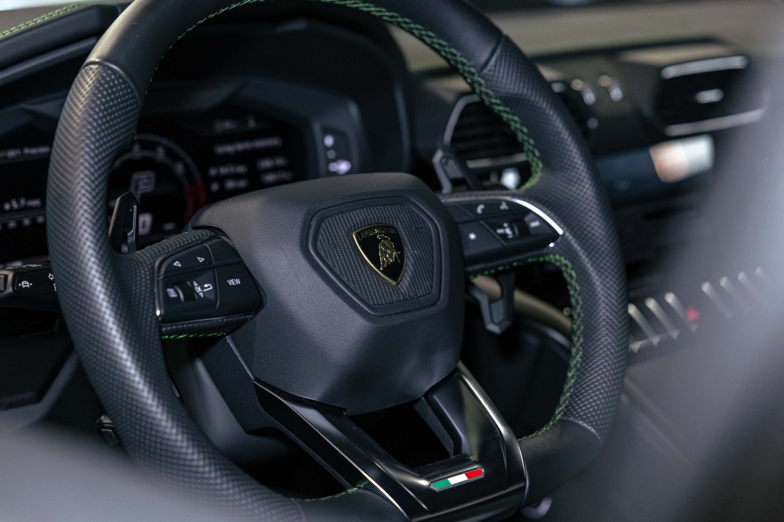 Used Car 2023 Lamborghini Urus  S For Sale Under $250,000 In Boerne, Texas