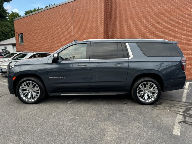 2021 Chevrolet Suburban Premier with Premium Package 2