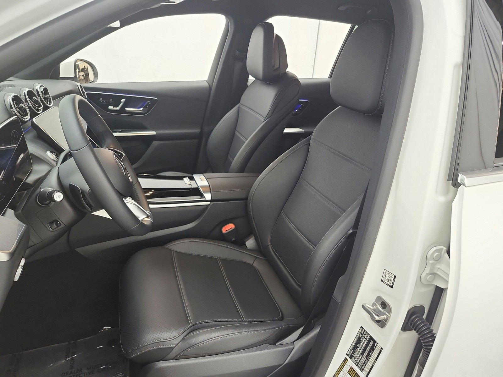 Certified Used 2025 Polar White Mercedes-Benz GLC 300 SUV image 14