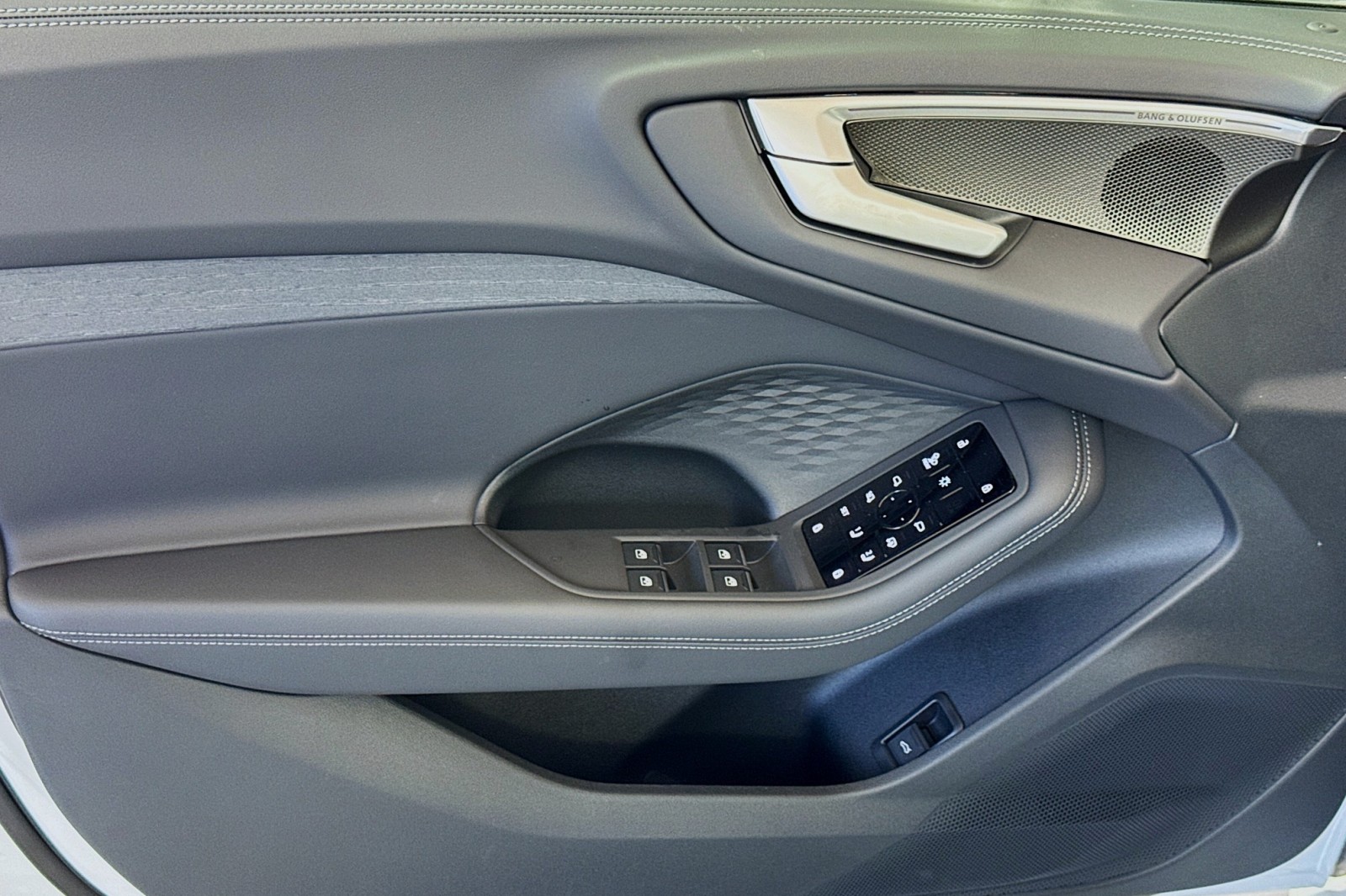 New 2025 Glacier White Metallic Audi Premium Plus 2.0 TFSI quattro image 17