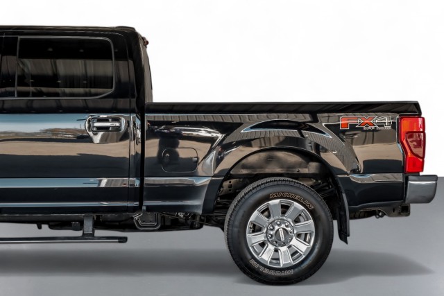 2022 Ford F-350 SRW Lariat 13