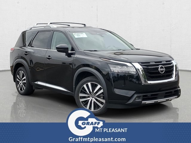  2023 Nissan Pathfinder Platinum 4WD   