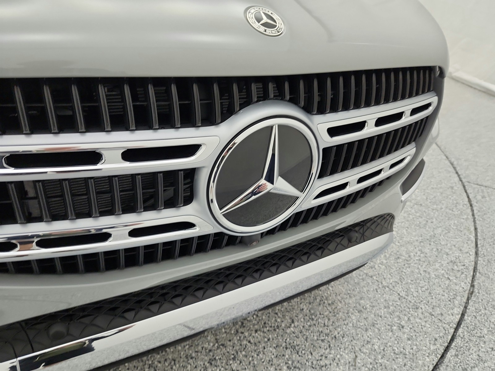 New 2026 MANUFAKTUR Alpine Grey Mercedes-Benz GLE 350 image 14