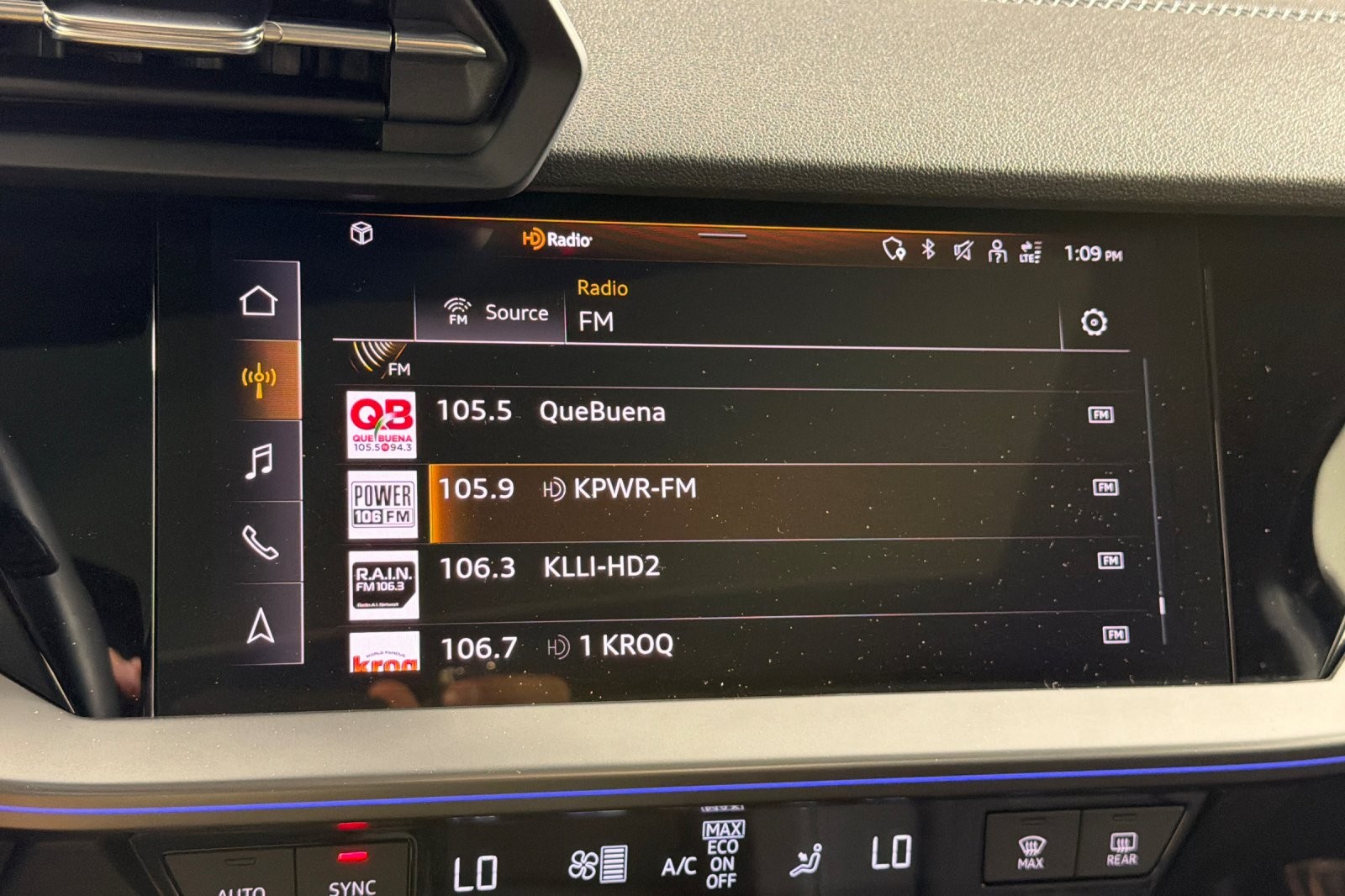 Used 2024 Brilliant Black Audi Premium Plus 40 TFSI quattro image 16