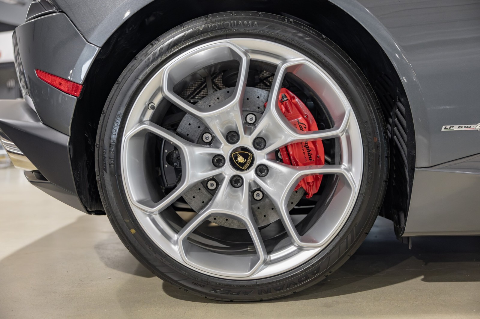 Used Car 2015 Lamborghini Huracan  Lp 610-4 - Transparent Engine Bonnet - Front Lift - Carbon Ceramic Brakes For Sale Under $240,000 In Boerne, Texas