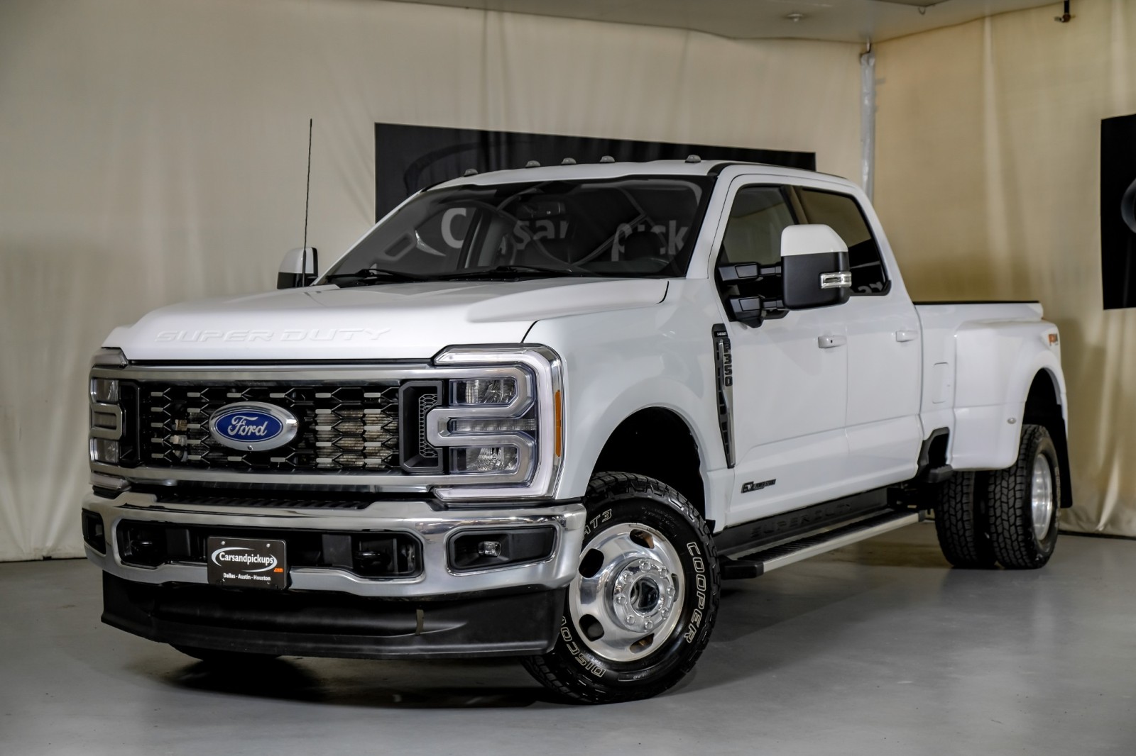 2023 Ford F-350 Lariat 4