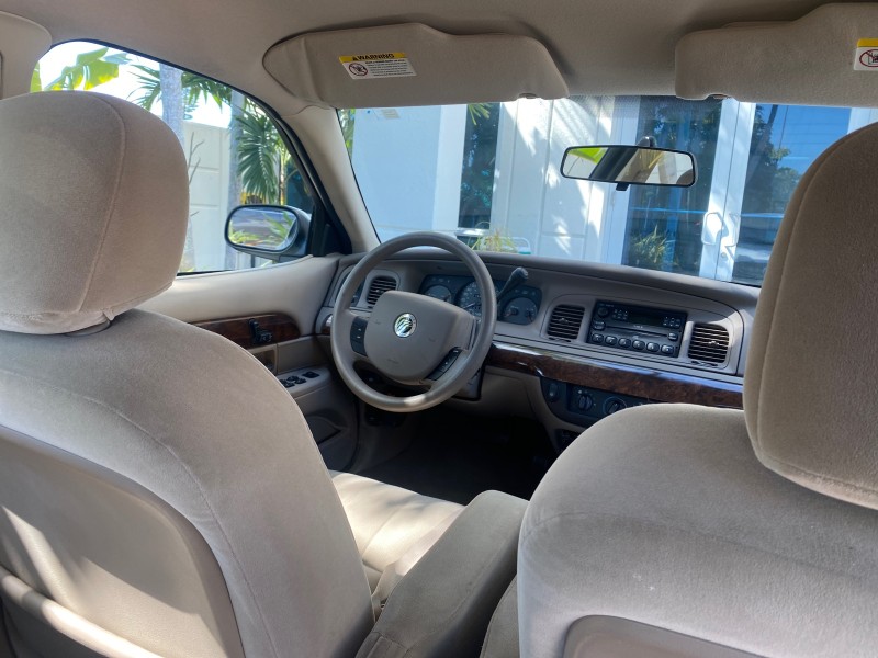 2005 Mercury Grand Marquis GS LOW MILES 49,348 in , 