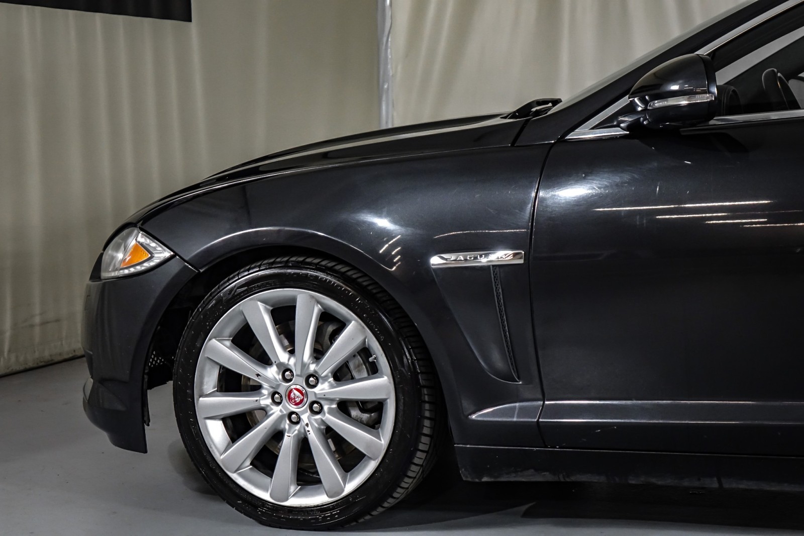 2015 Jaguar XF V6 Sport 12