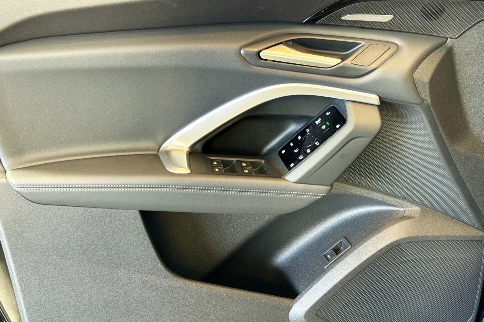 New 2025 Mythos Black Metallic Audi Premium Plus 2.0 TFSI quattro image 15