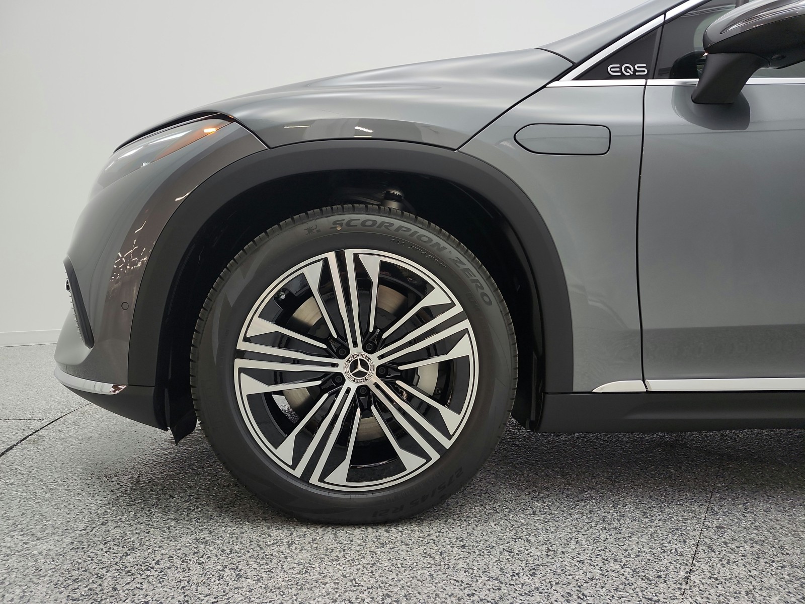 New 2026 Selenite Grey Metallic Mercedes-Benz EQS 400 image 15