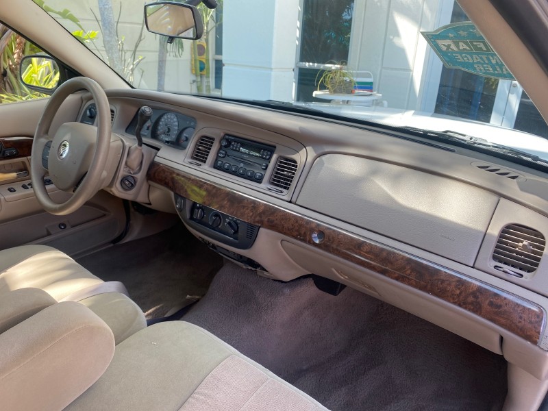 2005 Mercury Grand Marquis GS LOW MILES 49,348 in , 