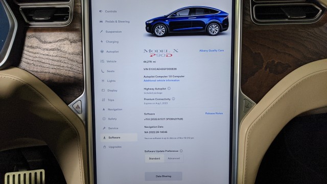 2016 Tesla Model X P90D 29