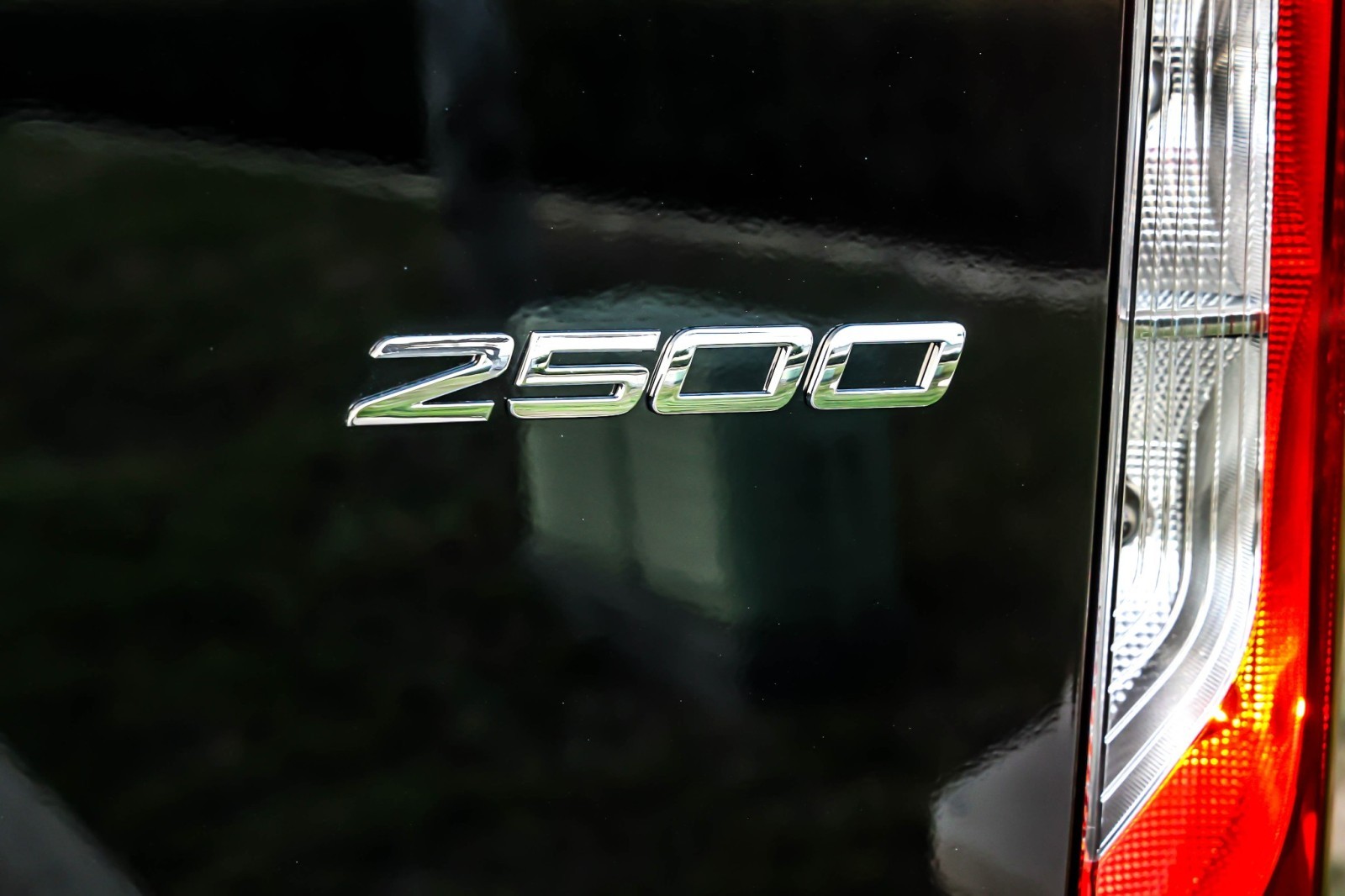 New 2026 Jet Black Mercedes-Benz High Roof 4-Cyl Diesel HO image 4