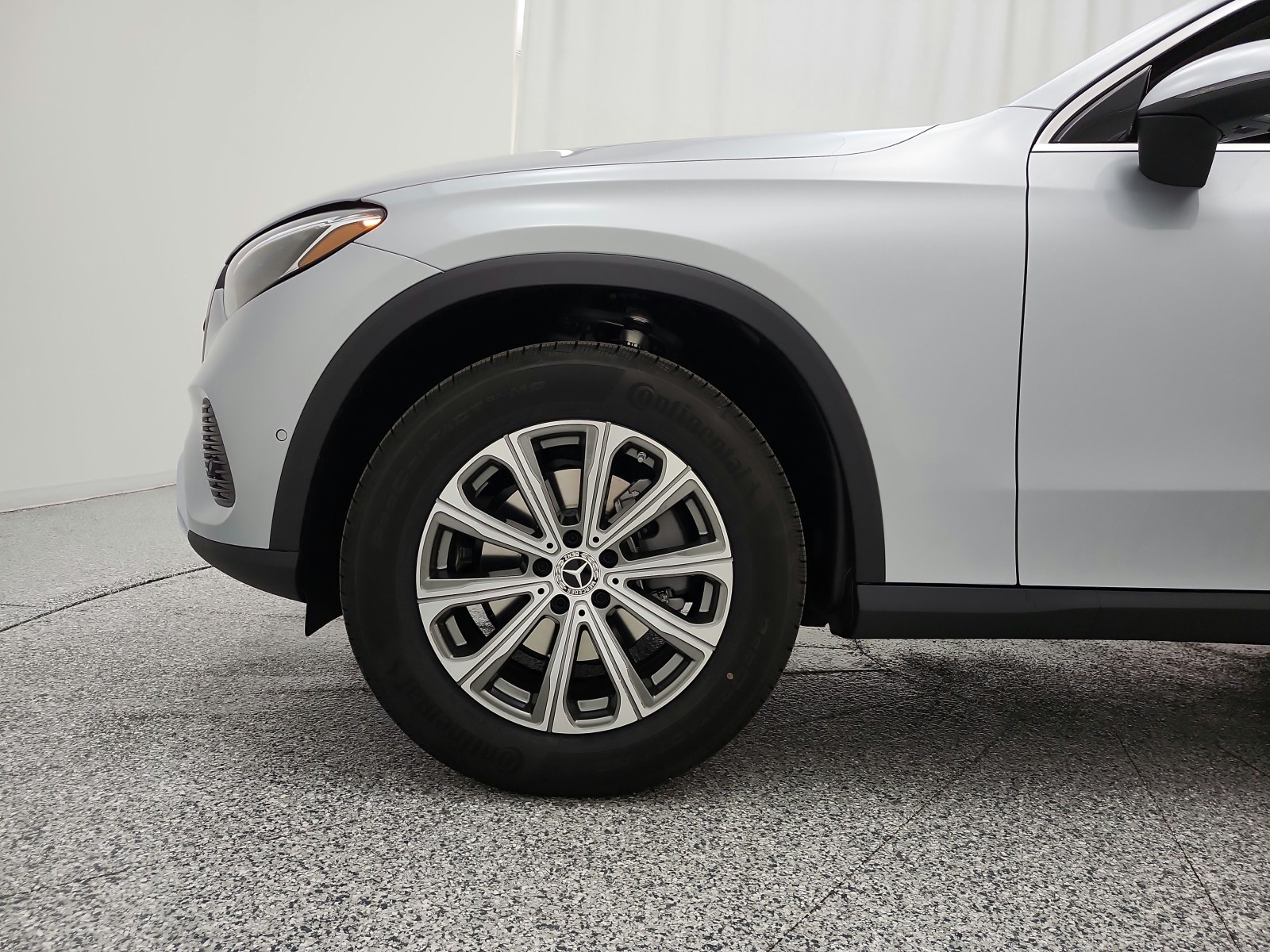 New 2027 Cirrus Silver Metallic Mercedes-Benz GLC 300 SUV image 13