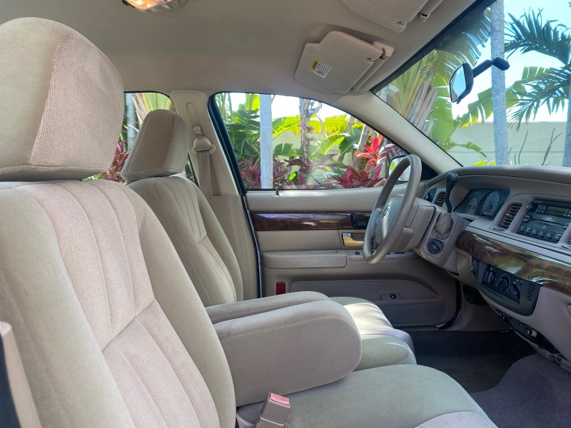 2005 Mercury Grand Marquis GS LOW MILES 49,348 in , 