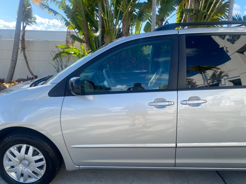 2010 Toyota Sienna LE LOW MILES 41,871 1 OWNER 7 PASSENGER in , 