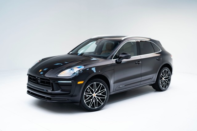 2025  Macan  in , 