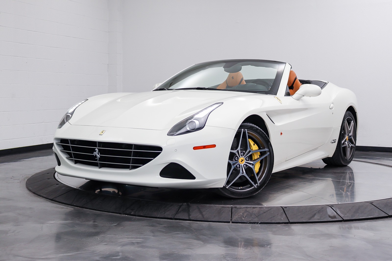 White 2017 Ferrari California T Roadster Convertible Rear-Wheel Drive Automatic
