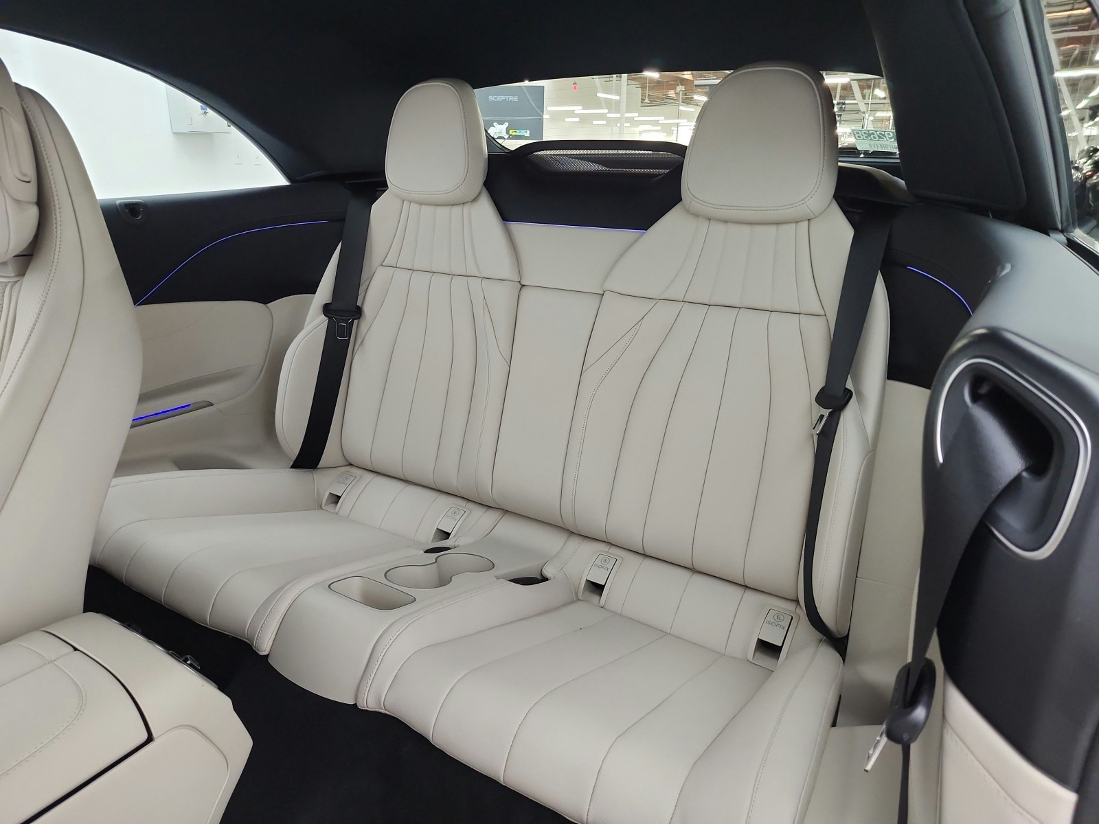 New 2027 MANUFAKTUR Moonlight White Metallic Mercedes-Benz CLE 450 4MATIC® Cabriolet image 11