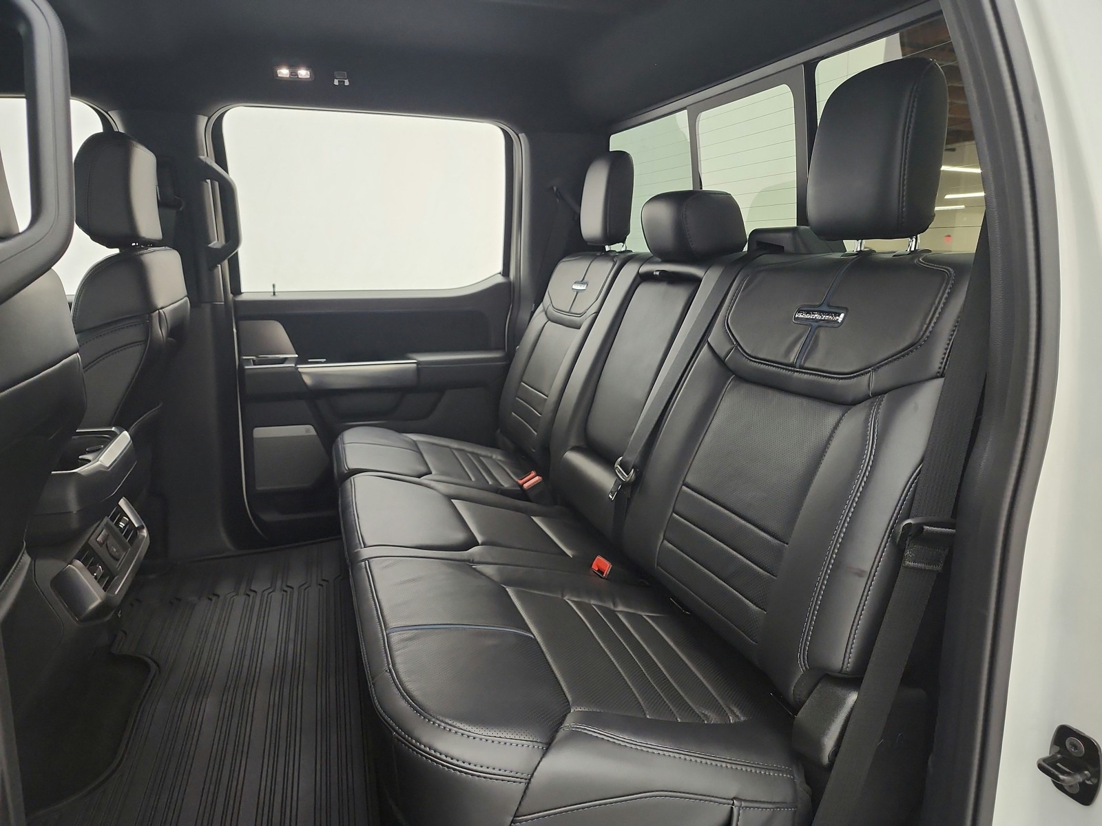 Used 2025 Star White Metallic Tri-Coat Ford Platinum 4WD SuperCrew 5.5