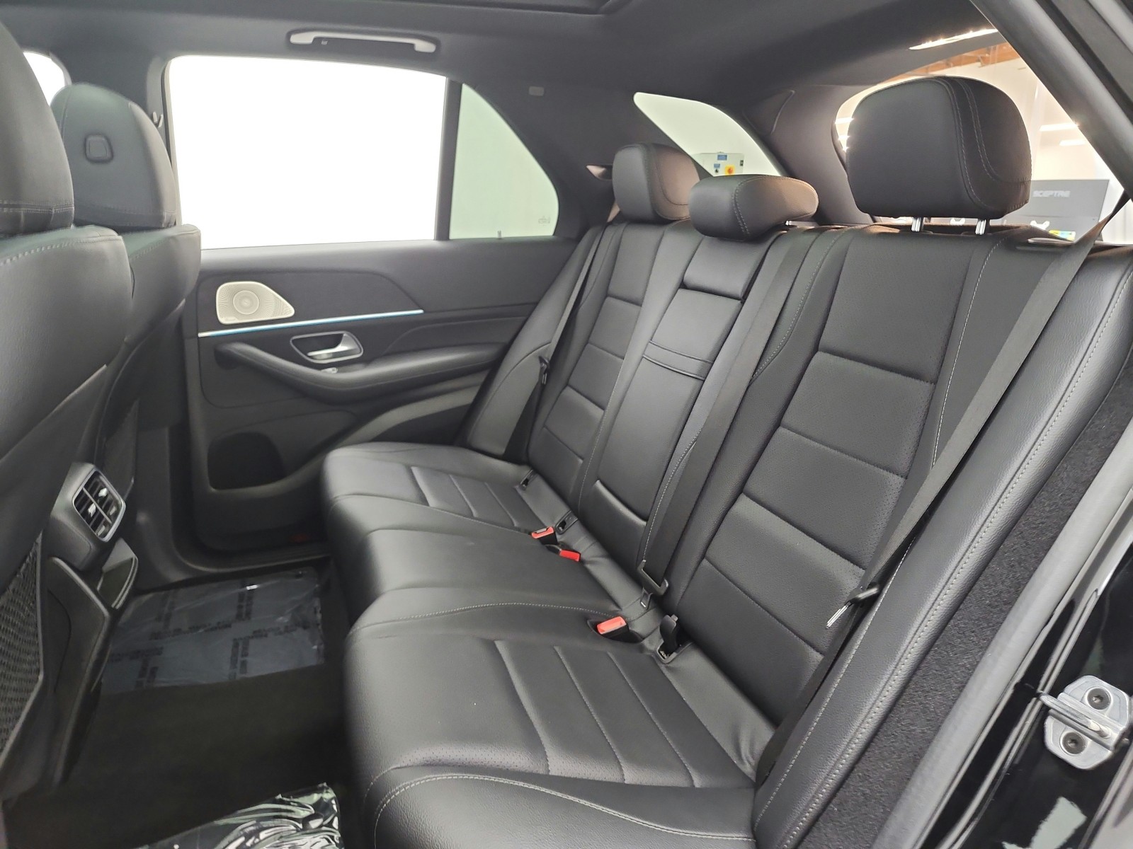 Certified Used 2022 Black Mercedes-Benz GLE 450 4MATIC® SUV image 15