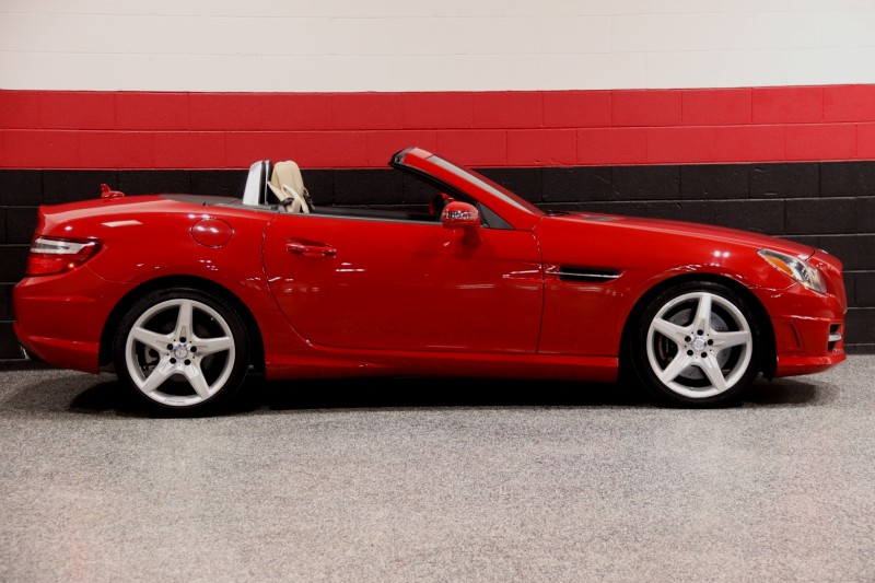 2012 Mercedes-Benz SLK 350 AMG Sport 2dr Roadster in , 