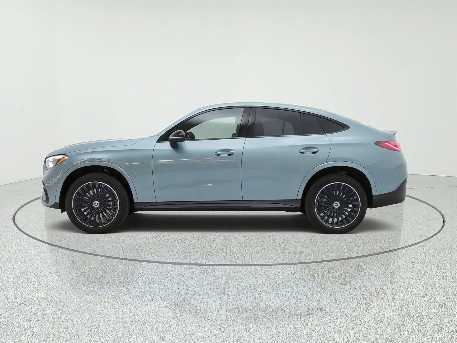 New 2027 Verde Silver Metallic Mercedes-Benz GLC 300 4MATIC® Coupe image 8