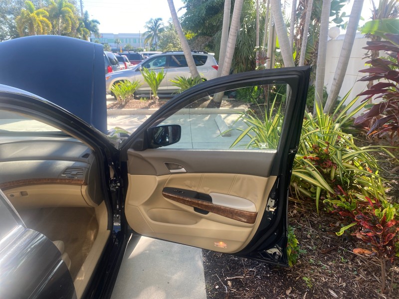 2010 Honda Accord Sdn EX-L LOW MILES 68,167 in , 