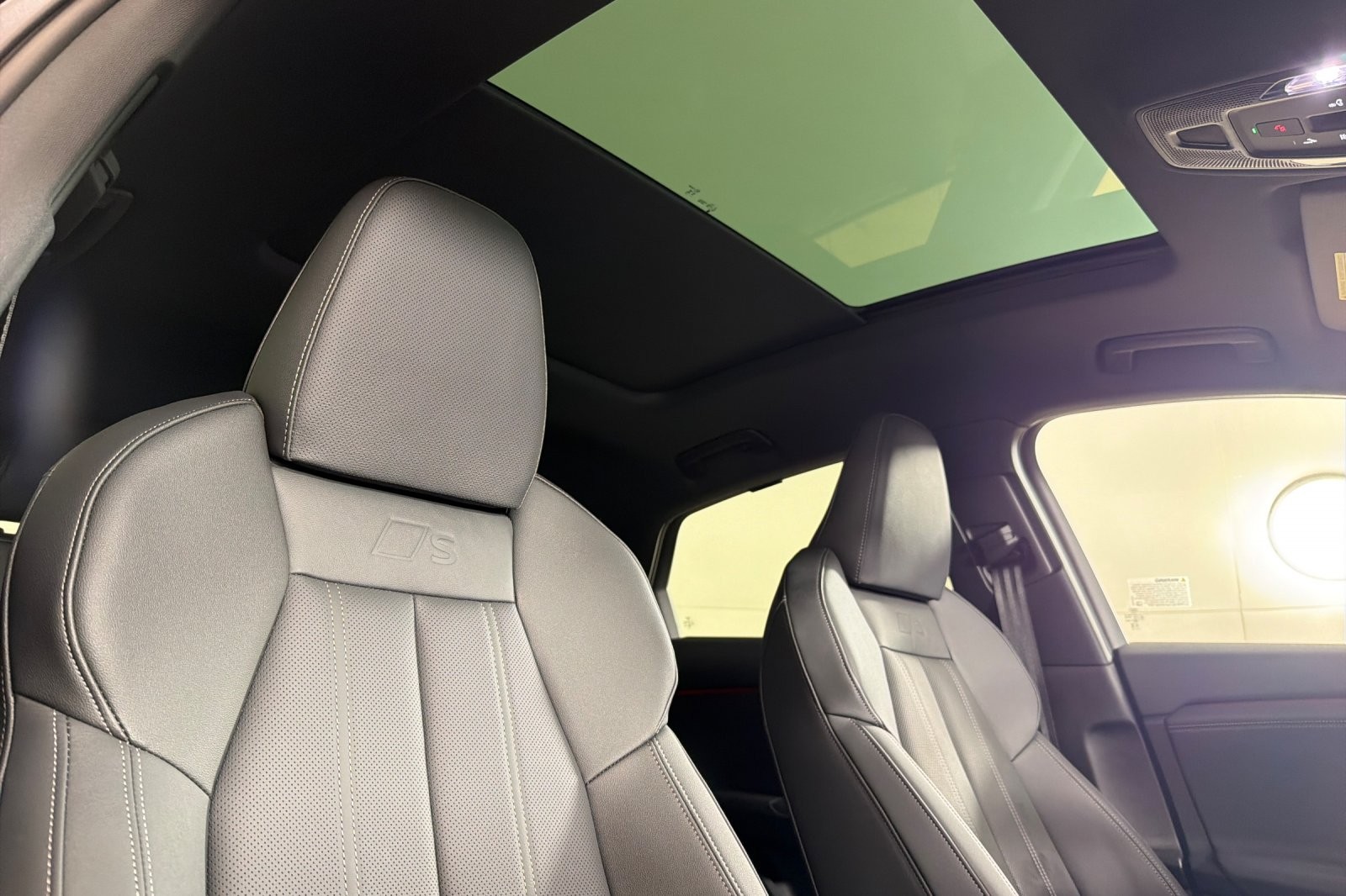 New 2027 Daytona Gray Pearl Effect Audi Premium Plus quattro image 15