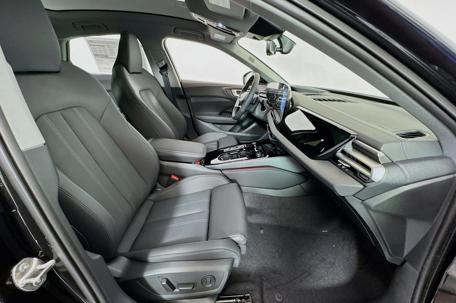 New 2025 Mythos Black Metallic Audi Premium Plus 2.0 TFSI quattro image 25