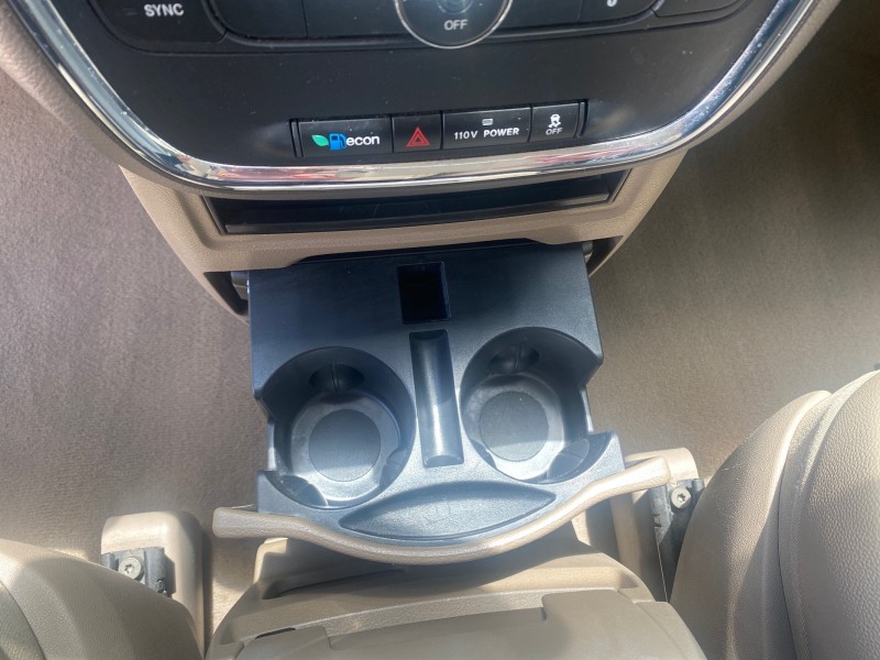 2012 Chrysler Town & Country 1 OWNER LOW MILES 58.411 in , 