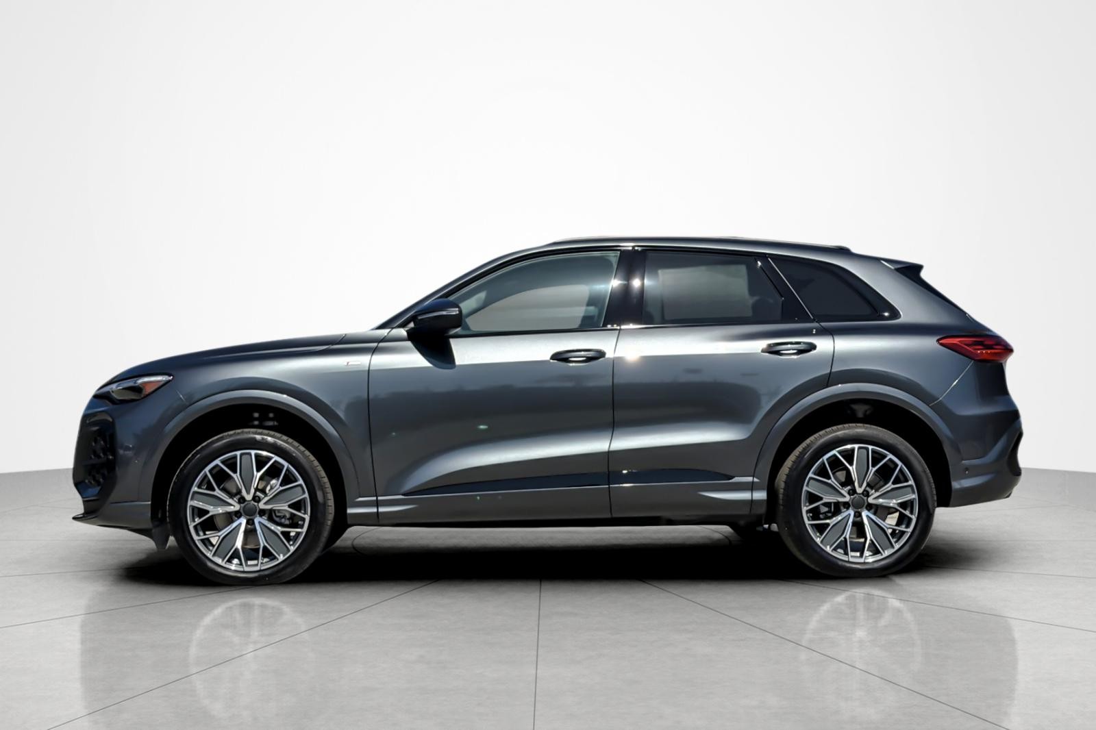 New 2026 Daytona Gray Pearl Effect Audi Premium Plus 2.0 TFSI quattro image 3