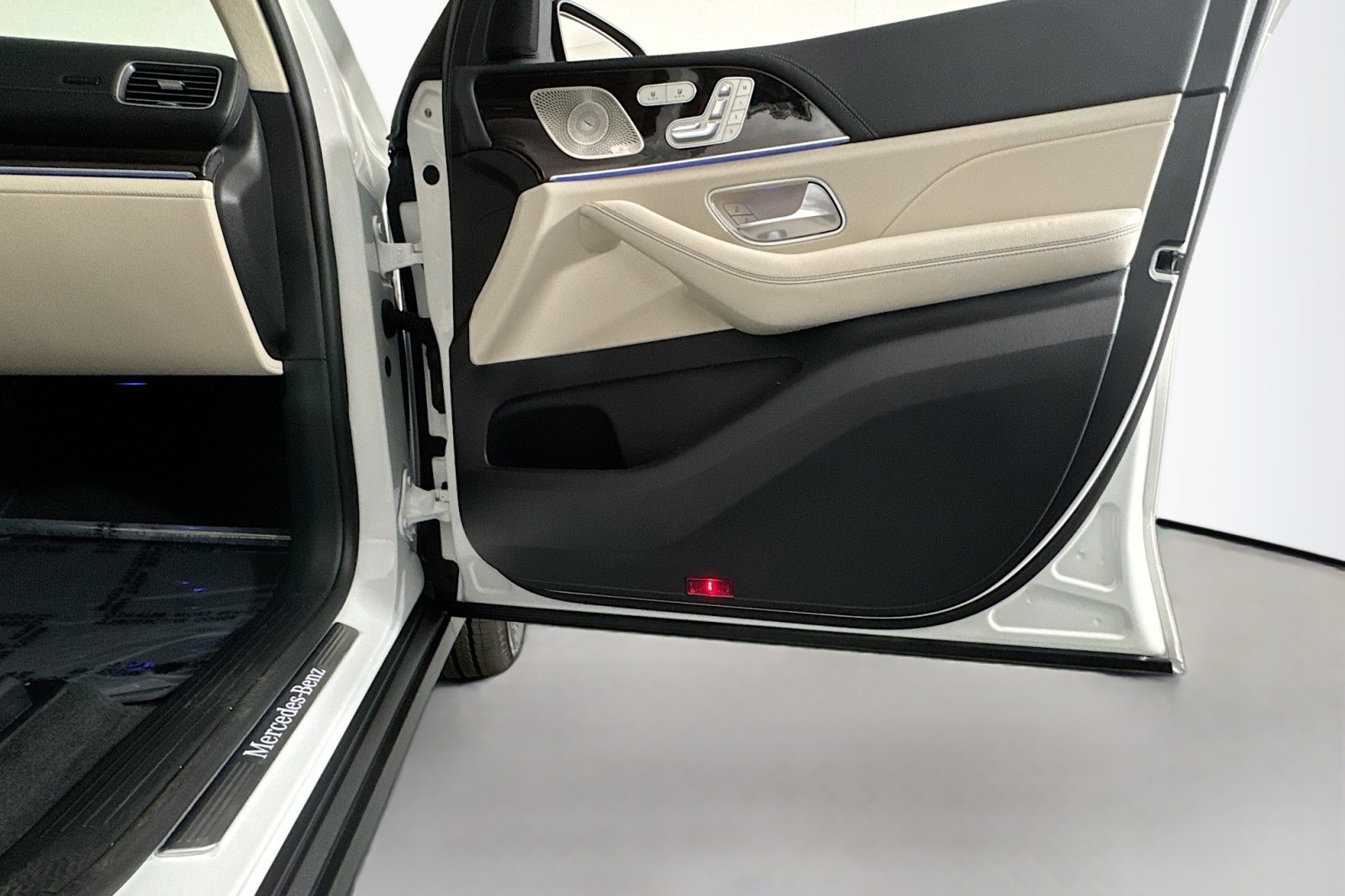 New 2026 Polar White Mercedes-Benz GLE 350 SUV image 23