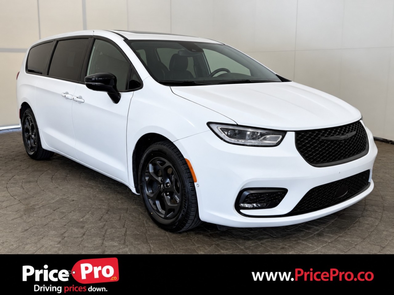 2023 Chrysler Pacifica Hybrid Limited FWD